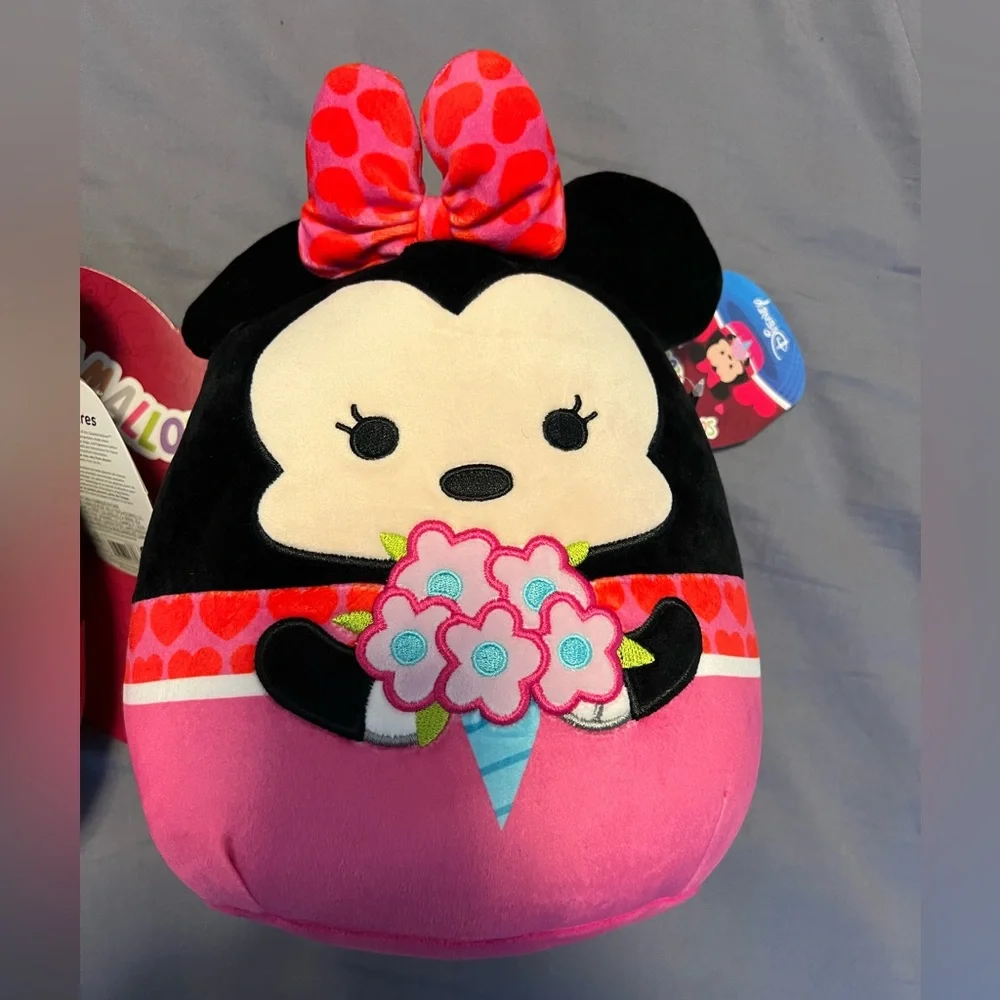 Set of Mickey and Minnie 9 Inch Valentines Squishmallows - Picture 4 of 9